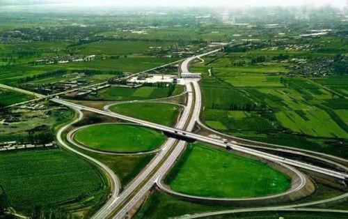 吉林省大力推动高速公路建设 通车总里程达到3582公里
